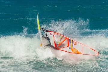 Volando sobre las olas (Foto Antonio Rico)